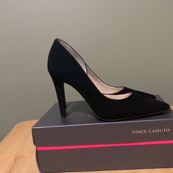 Black Velvet Vince Camuto Faiva 4inch 